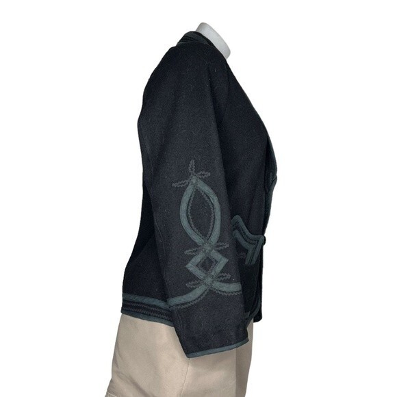 Black Blazer Wool Appliqué Design Two Button Closure VINTAGE Retro - Picture 3 of 12